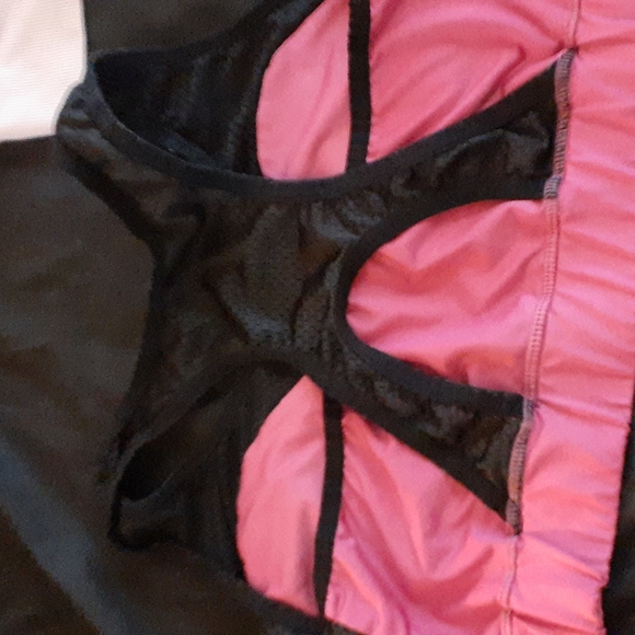 🔥B2G1Free🔥Set of 3 sports bra - Picture 3 of 9